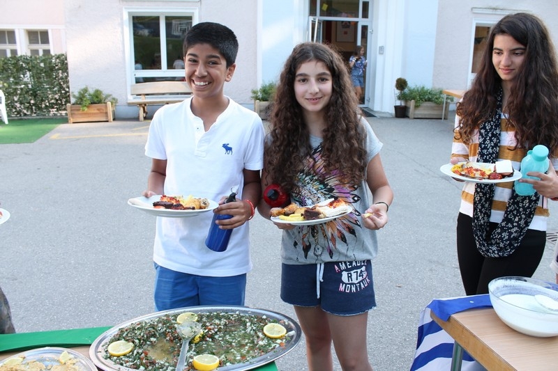 Village Camps International Summer Camp Leysin, Switzerland 2025-08-09 https://www.villagecamps.com/journals_admin/images/700-19-intl night (101).jpg